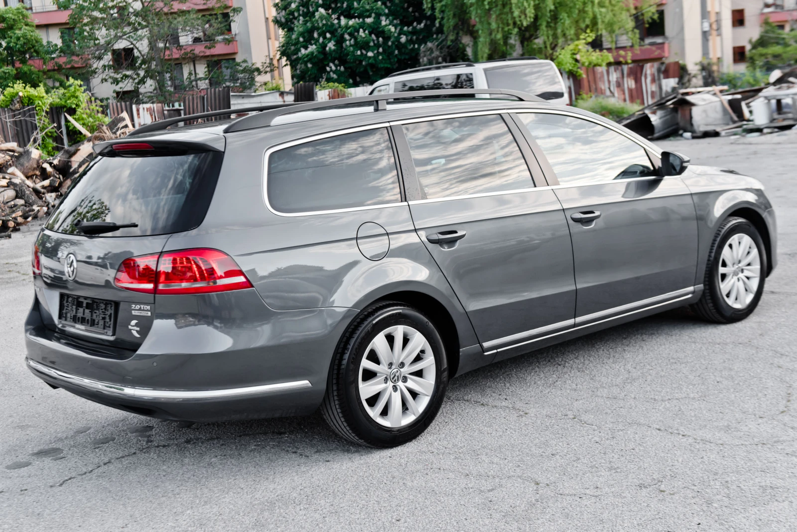 VW Passat 2.0 TDI - LED - MULTIMEDIA - NAVI - AUTOMATIC, снимка 7 - Автомобили и джипове - 54606658