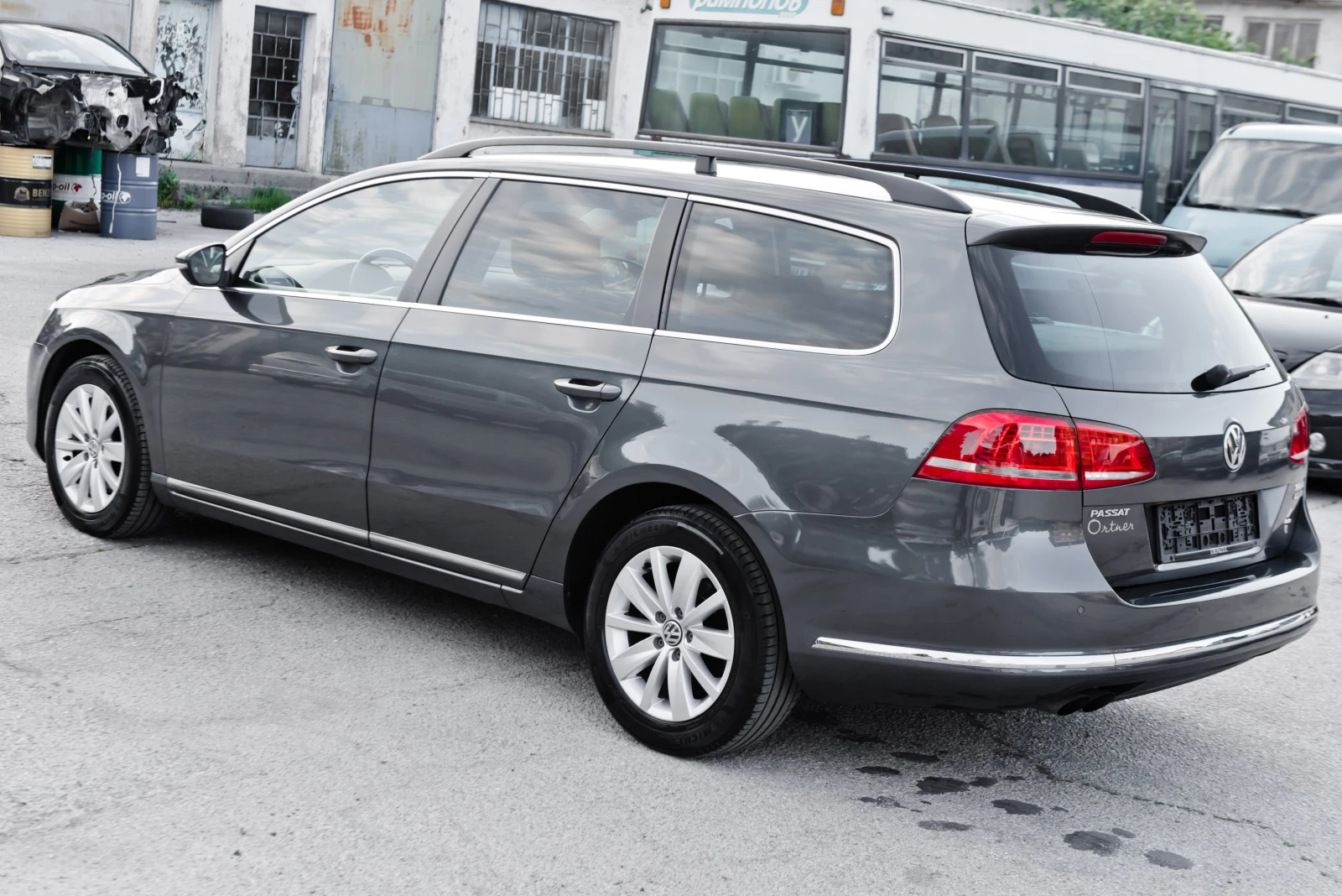 VW Passat 2.0 TDI - LED - MULTIMEDIA - NAVI - AUTOMATIC, снимка 5 - Автомобили и джипове - 54606658