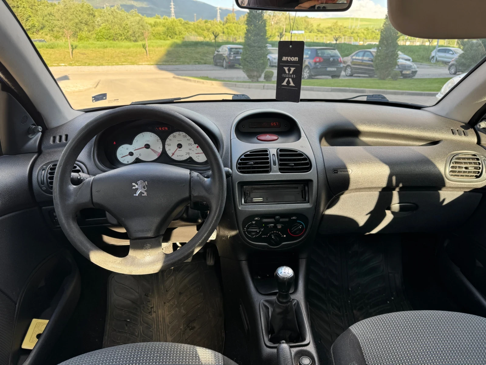 Peugeot 206 1.1i, снимка 11 - Автомобили и джипове - 54703647