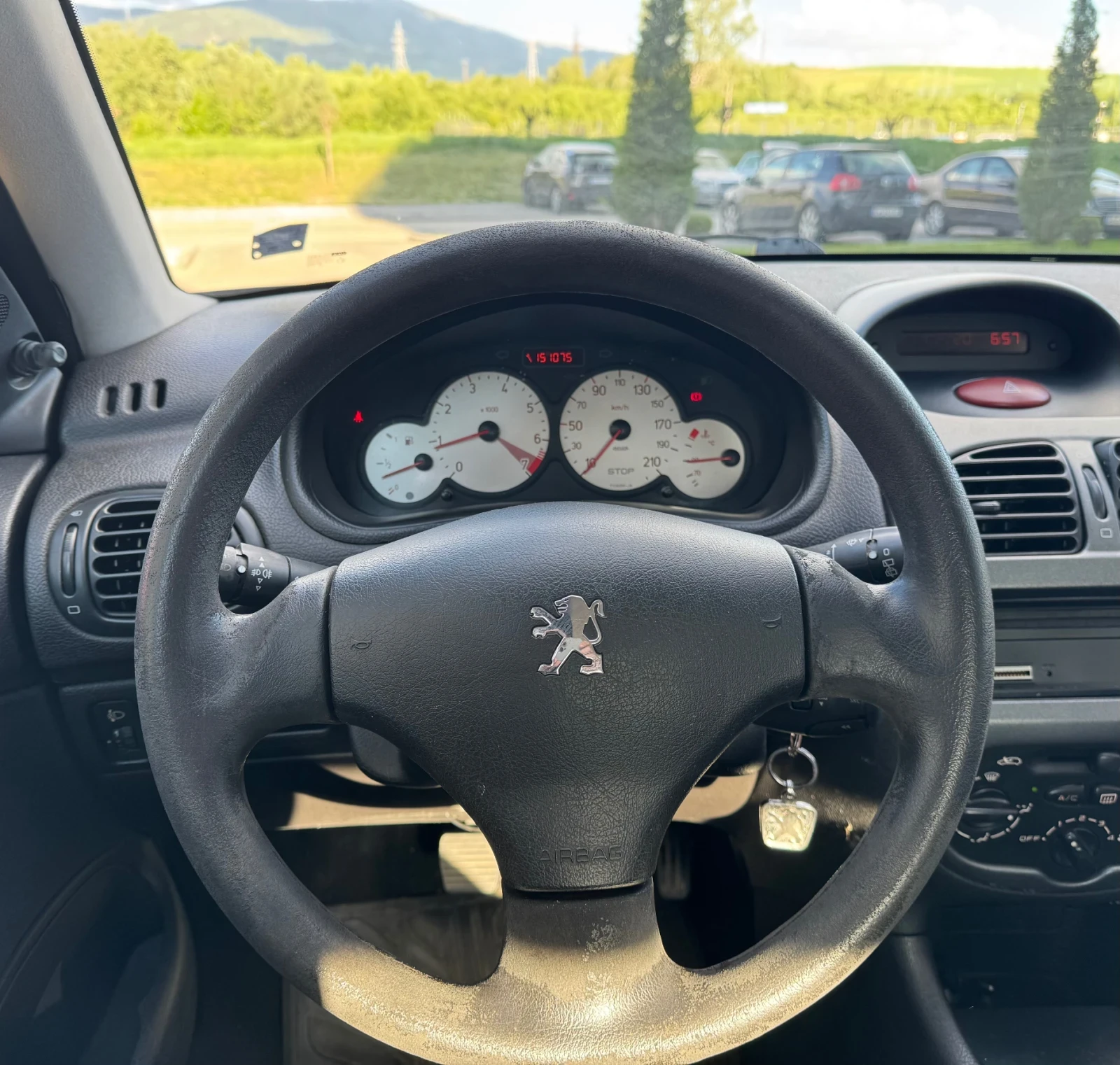Peugeot 206 1.1i, снимка 10 - Автомобили и джипове - 54703647