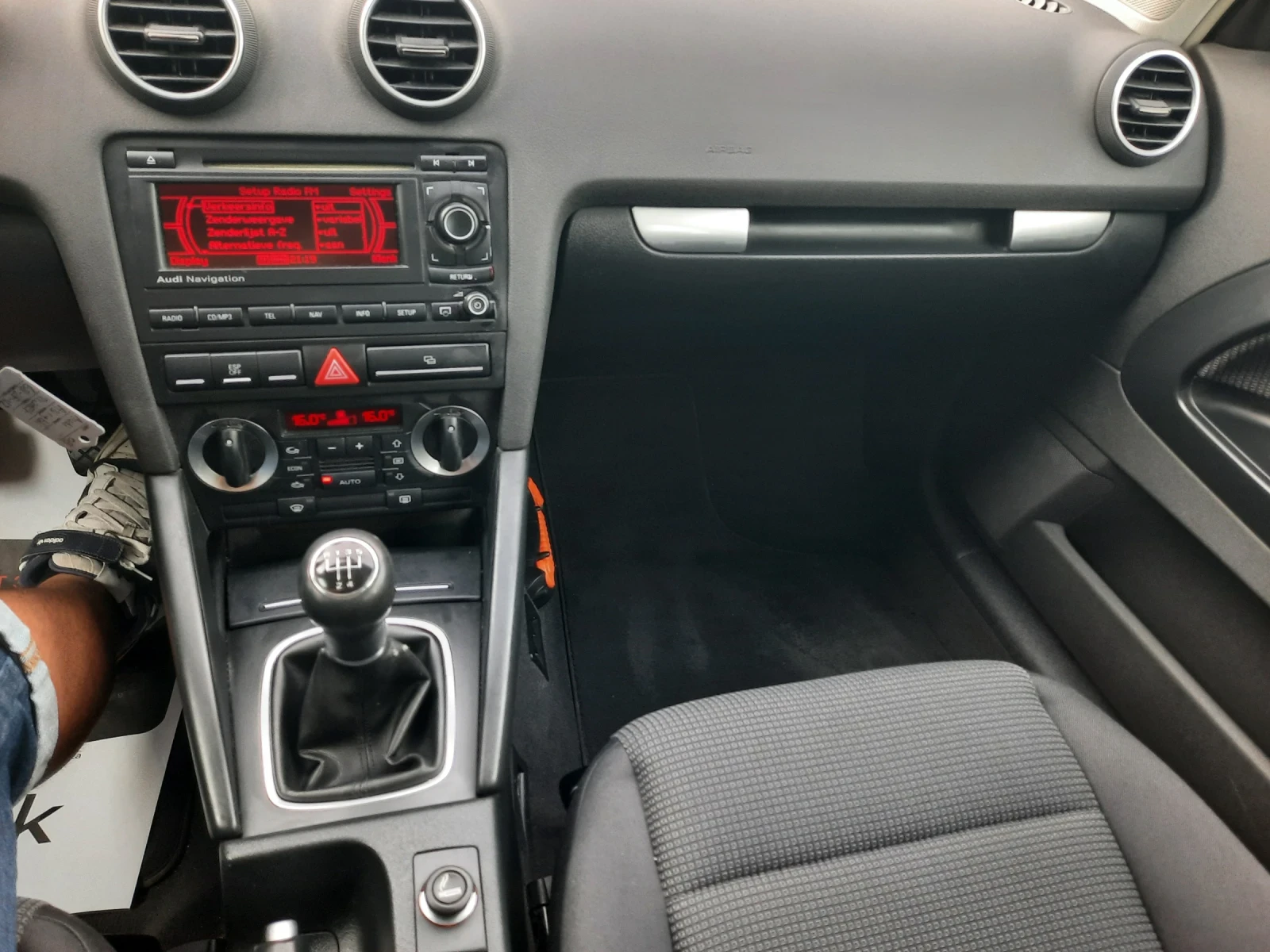 Audi A3 2009та 1.9TDI  НОВА, снимка 10 - Автомобили и джипове - 54768262