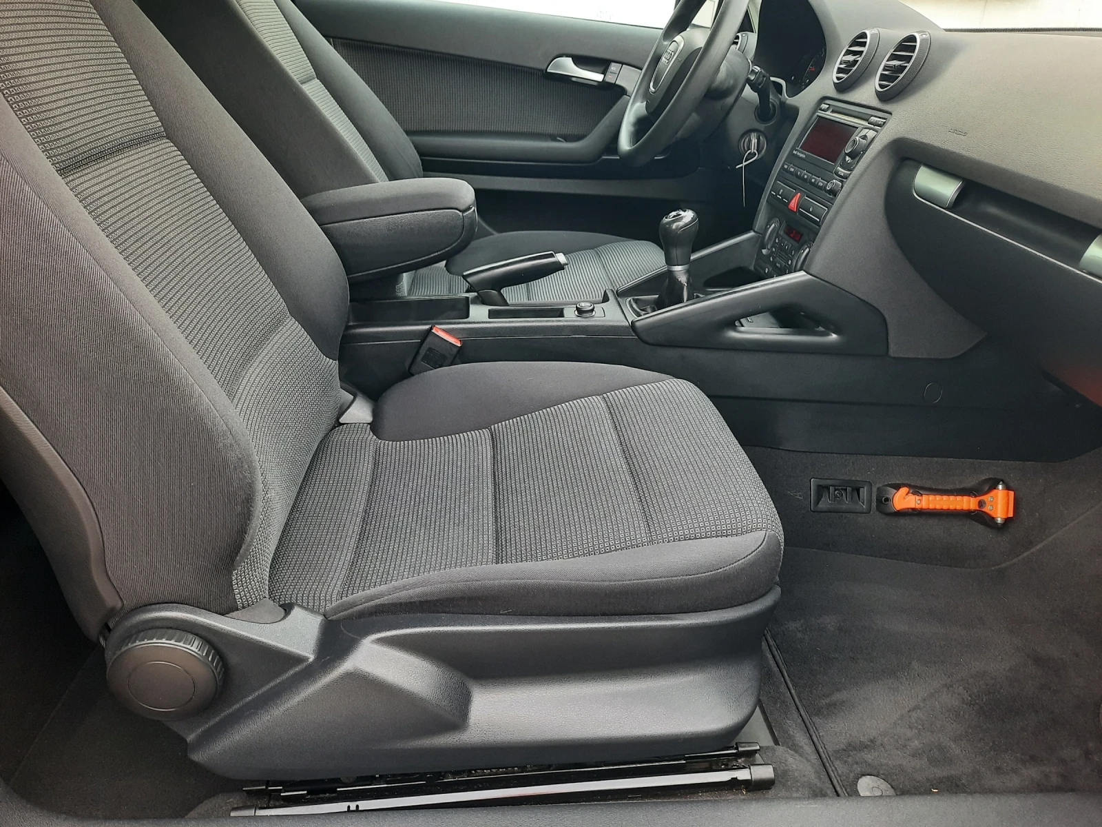 Audi A3 2009та 1.9TDI  НОВА, снимка 7 - Автомобили и джипове - 54768262