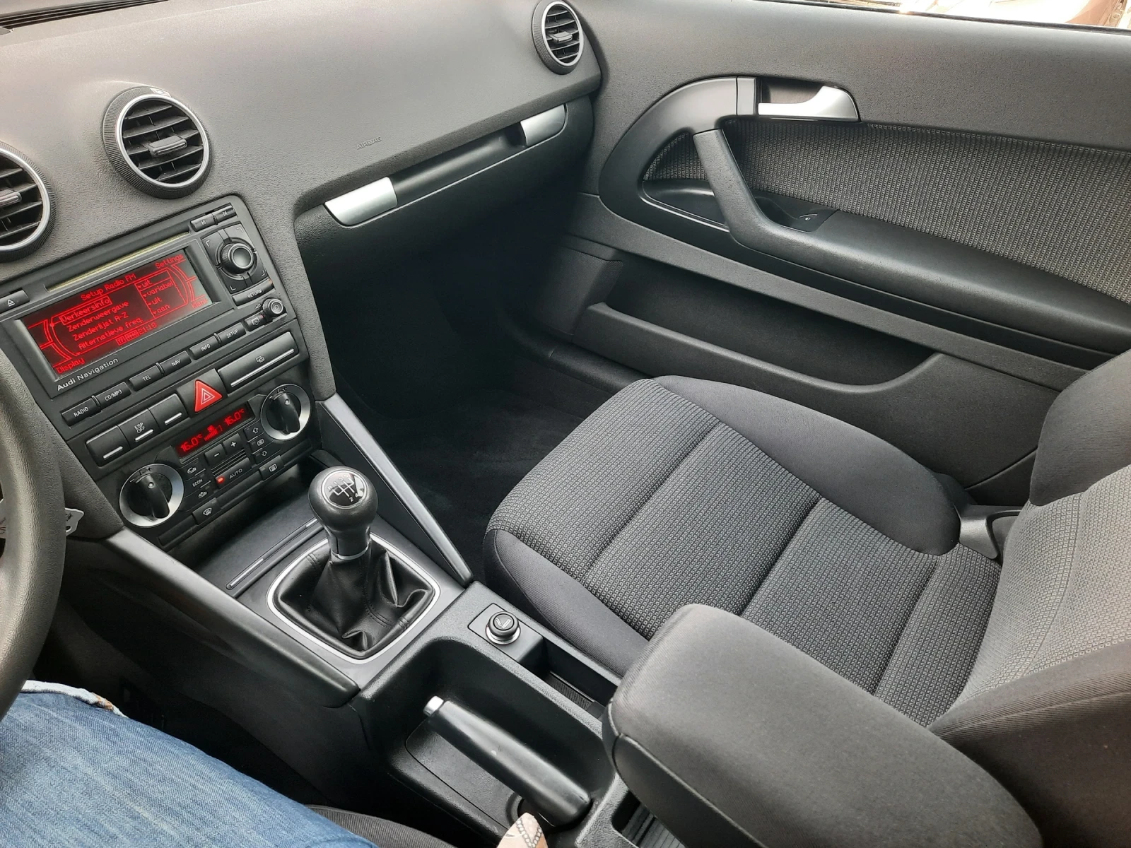 Audi A3 2009та 1.9TDI  НОВА, снимка 9 - Автомобили и джипове - 54768262