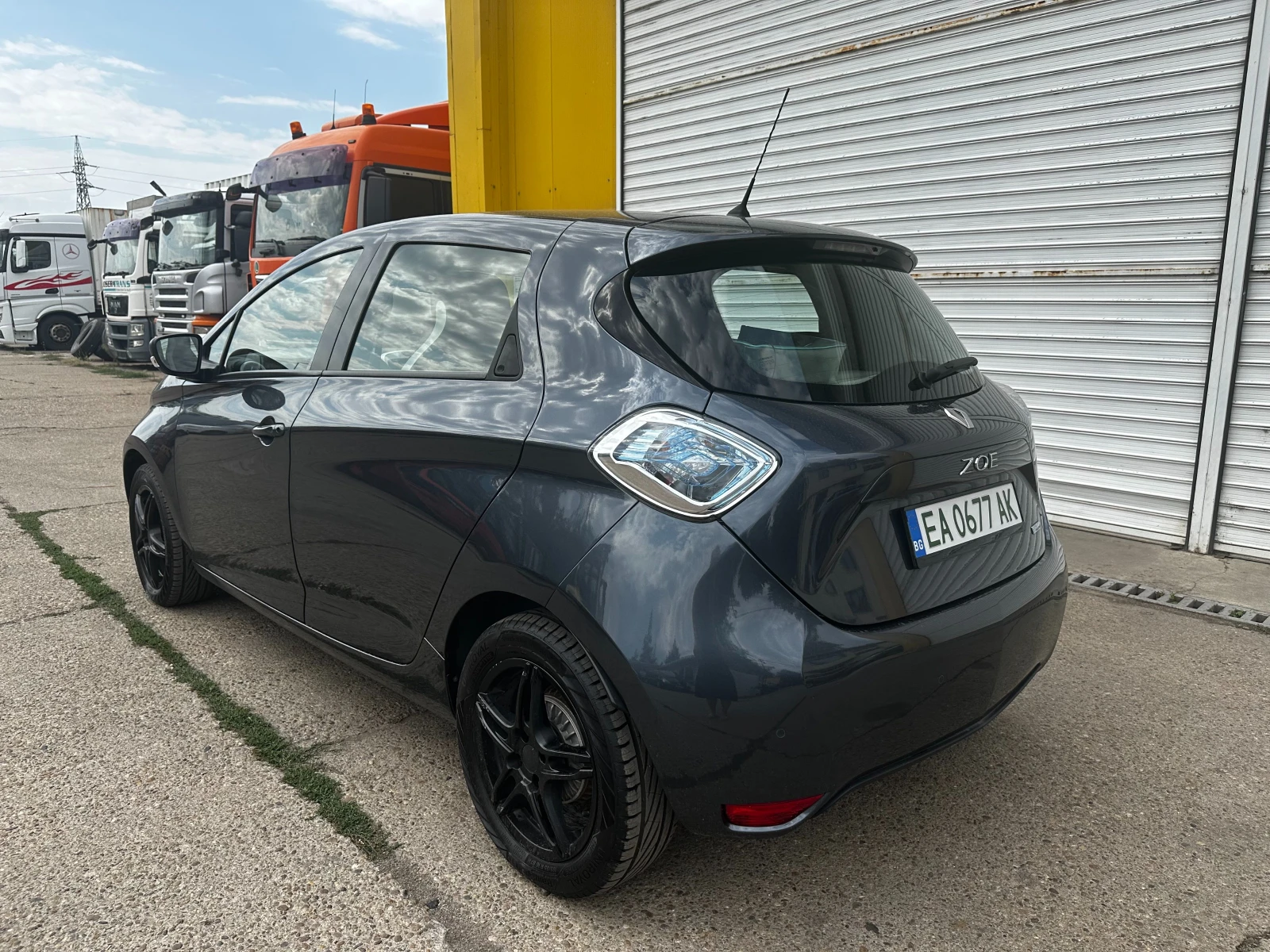 Renault Zoe, снимка 5 - Автомобили и джипове - 55829601