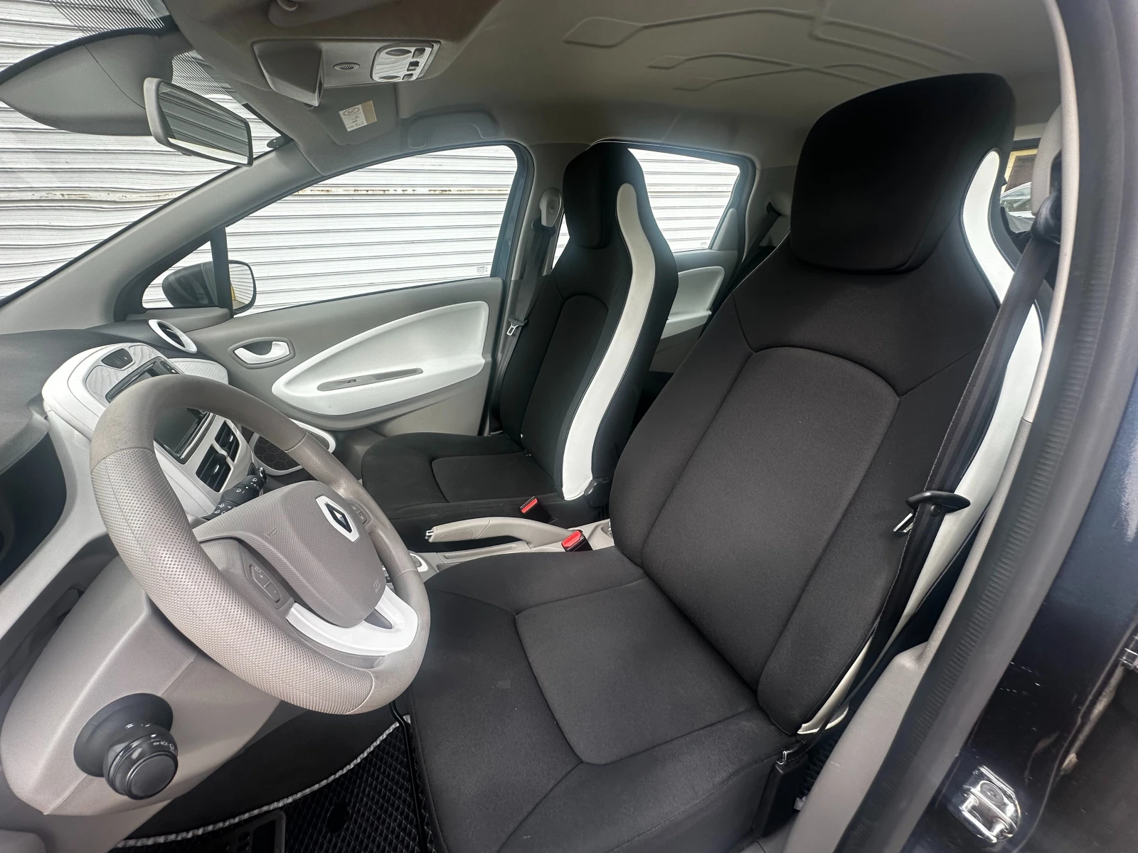Renault Zoe, снимка 11 - Автомобили и джипове - 55829601