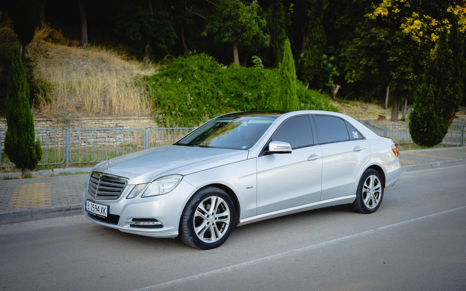 Mercedes-Benz E 200, снимка 3 - Автомобили и джипове - 56071516
