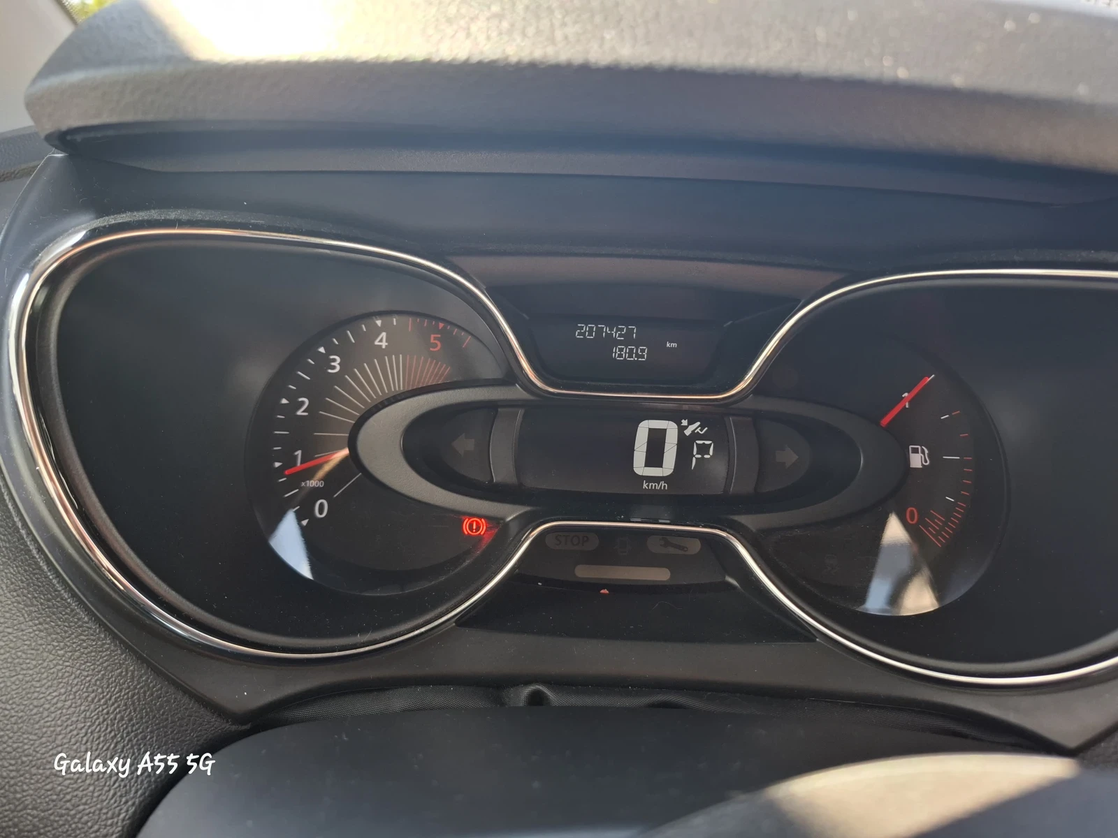 Renault Captur Фейслифт 1 .5 dCi, снимка 15 - Автомобили и джипове - 56114969