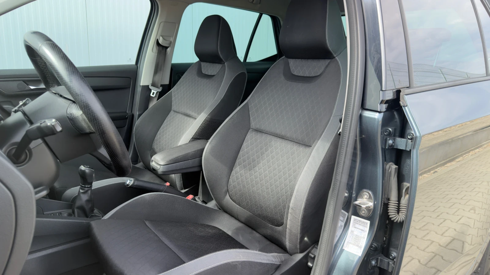 Skoda Fabia 1.2TSI 4 цилиндъра, снимка 9 - Автомобили и джипове - 56138940