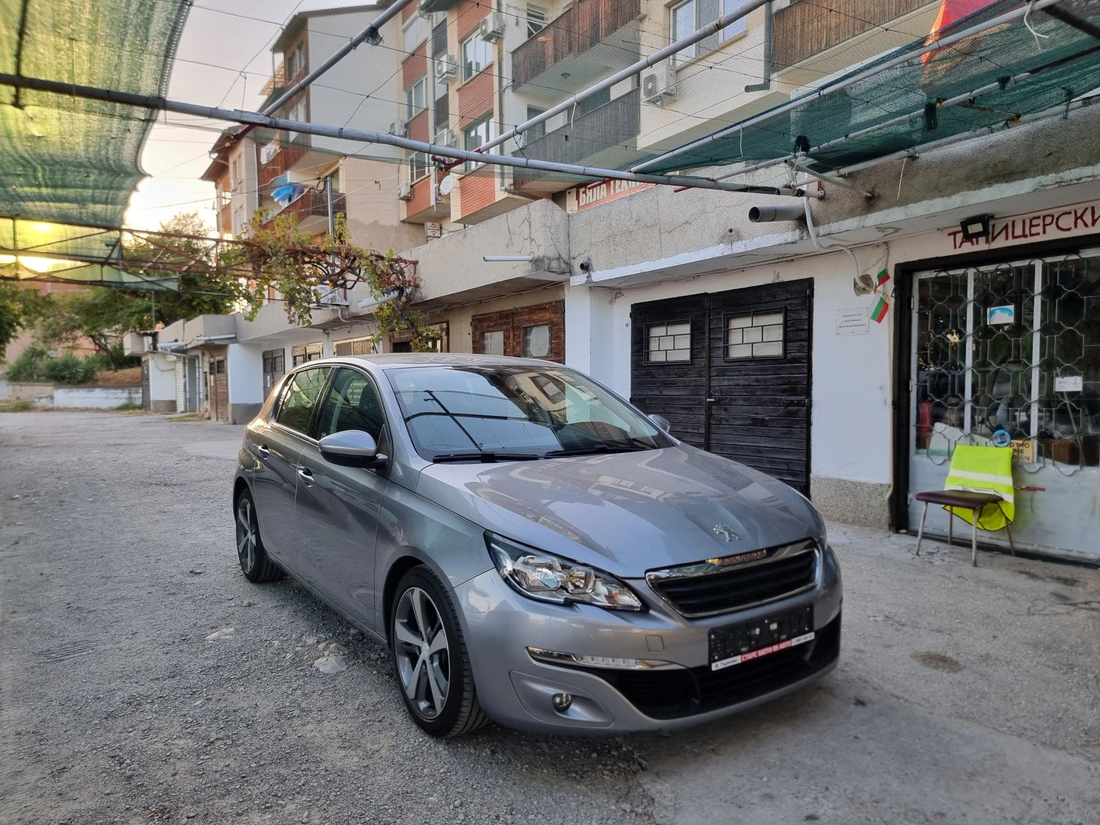 Peugeot 308 1.6 HDI* NAVI* , снимка 4 - Автомобили и джипове - 56160783