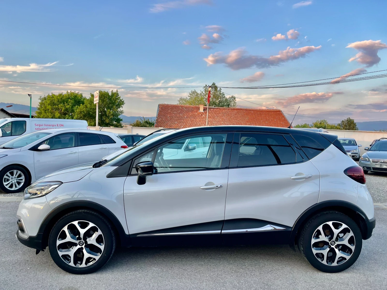 Renault Captur 1.5 dci ~INTENS+ / LED Pure Vision / R-link, снимка 6 - Автомобили и джипове - 56230438