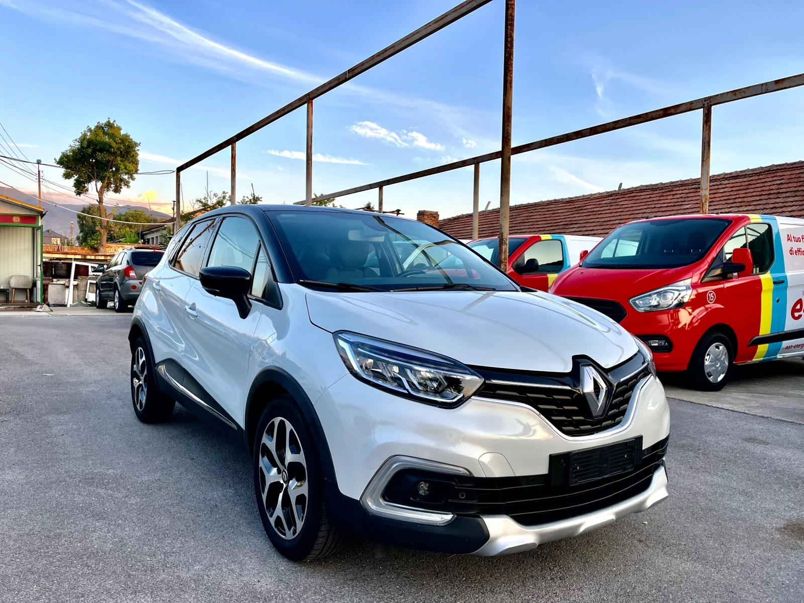 Renault Captur 1.5 dci ~INTENS+ / LED Pure Vision / R-link, снимка 3 - Автомобили и джипове - 56230438