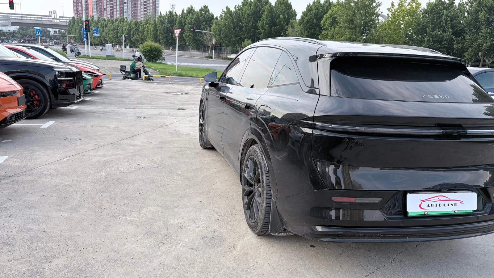 Zeekr 7X PERFORMANCE AWD | 646 �.�. | 100 kWh | FULL | Mobile.bg � ����������� 10