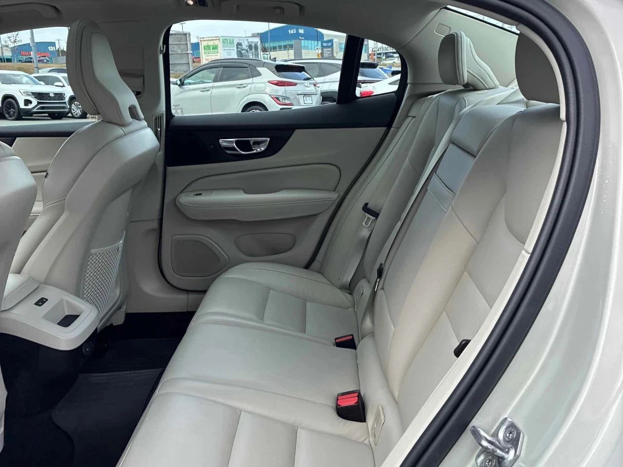 Volvo S60, снимка 9 - Автомобили и джипове - 56711955