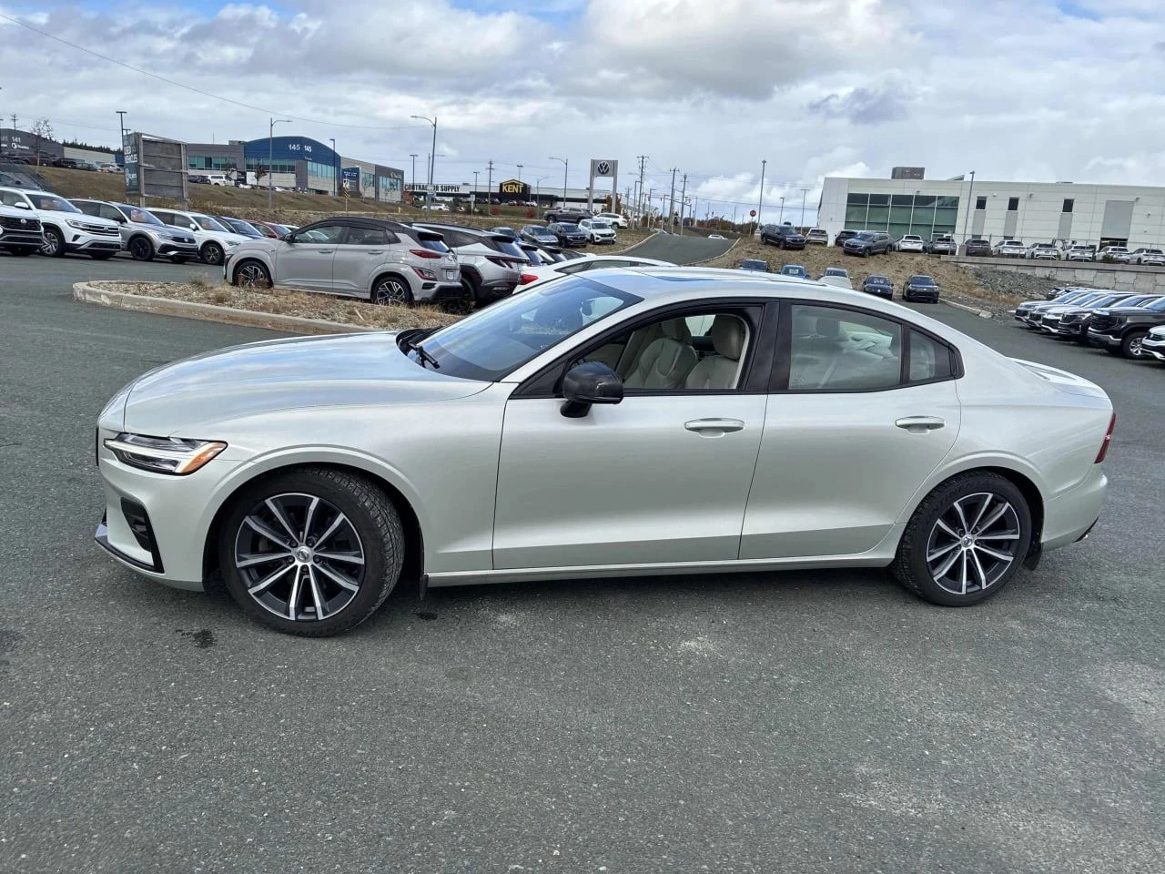 Volvo S60, снимка 2 - Автомобили и джипове - 56711955