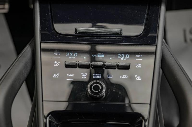 Porsche Cayenne Turbo E-Hybrid/GT/PCCB/PDCC Sport/PDLS+ /HuD/PE, снимка 12 - Автомобили и джипове - 51207572