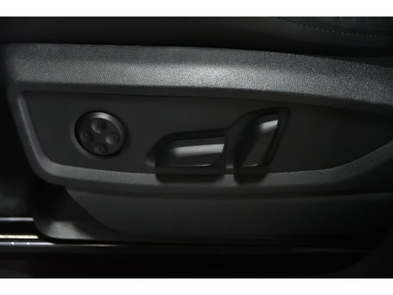 Audi Q5 * Technik / Black optics / Adaptatif / Heads up / , снимка 15 - Автомобили и джипове - 52842834