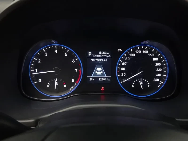 Hyundai Kona 1.6 - САМО 30% АВАНС, снимка 8 - Автомобили и джипове - 56305034