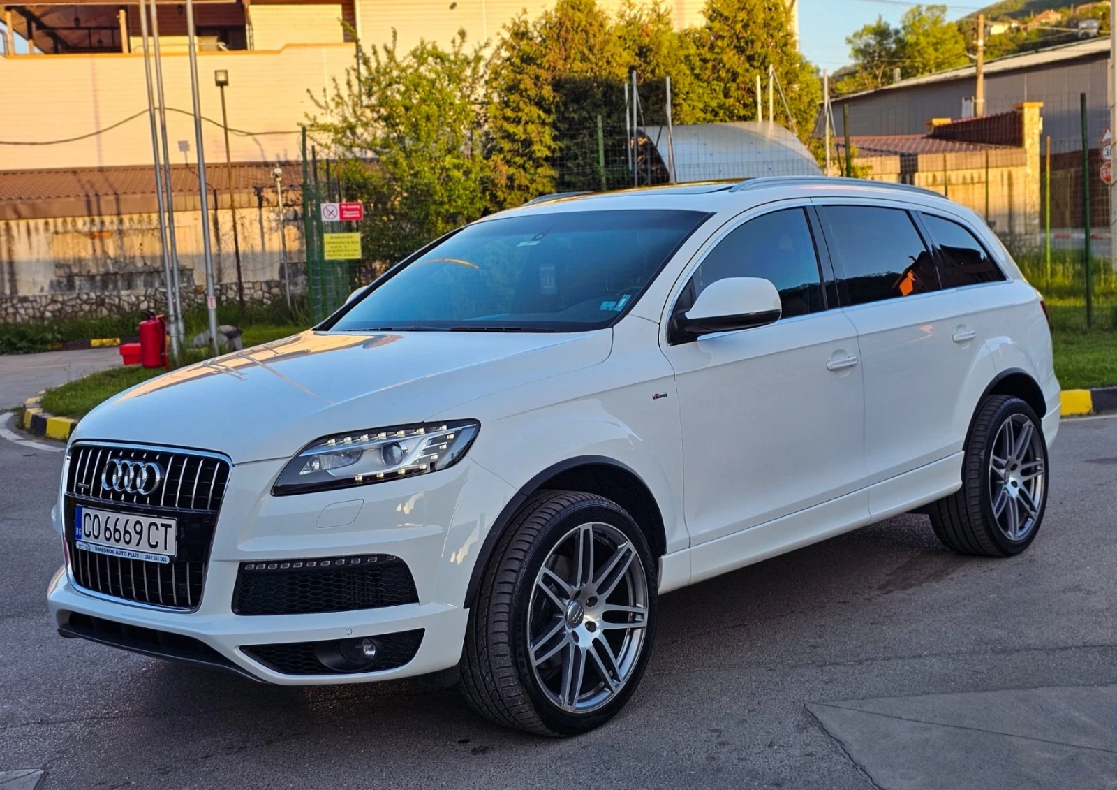 Audi Q7 3.0TDI, снимка 6 - Автомобили и джипове - 54306728