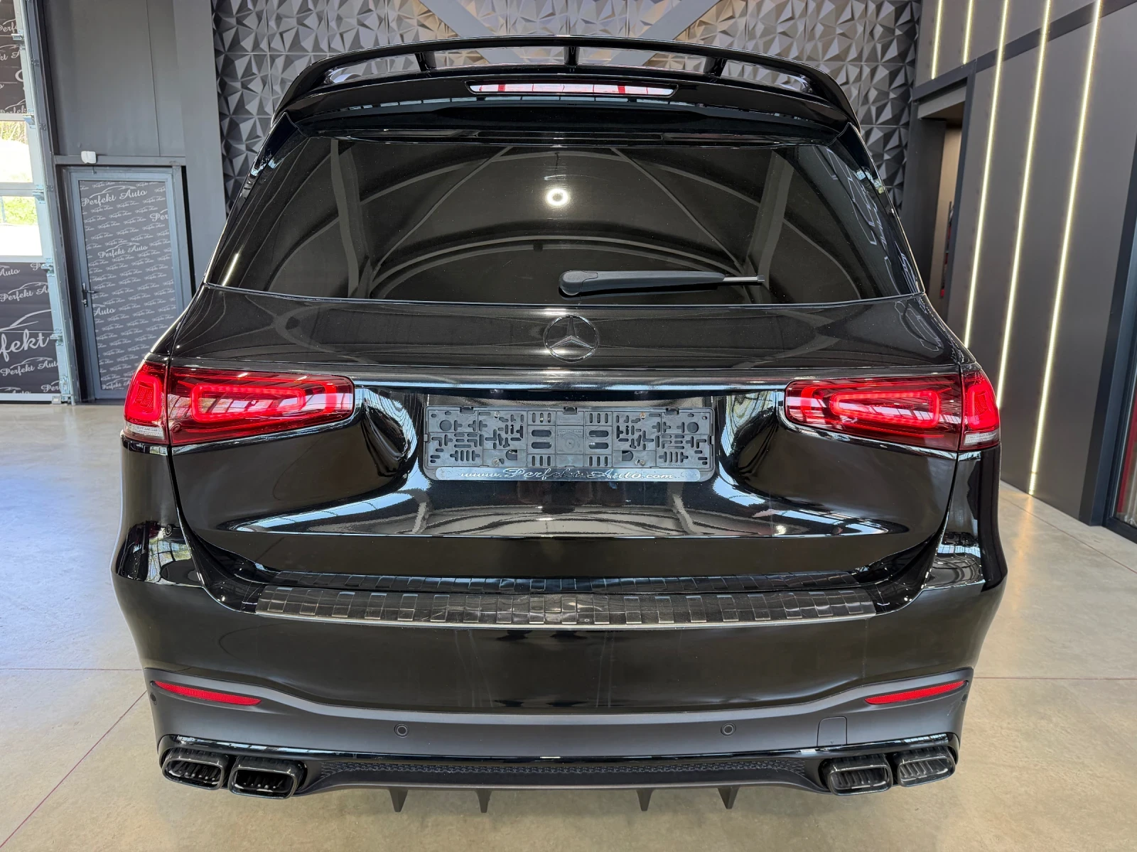 Mercedes-Benz GLS580 AMG 4 MATIC * FULL Екстри* BURMESTER* Панорама* 6+, снимка 4 - Автомобили и джипове - 54345718