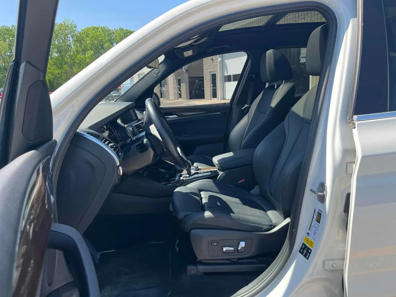 BMW X3 xDrive30i  CARFAX, снимка 10 - Автомобили и джипове - 54756341