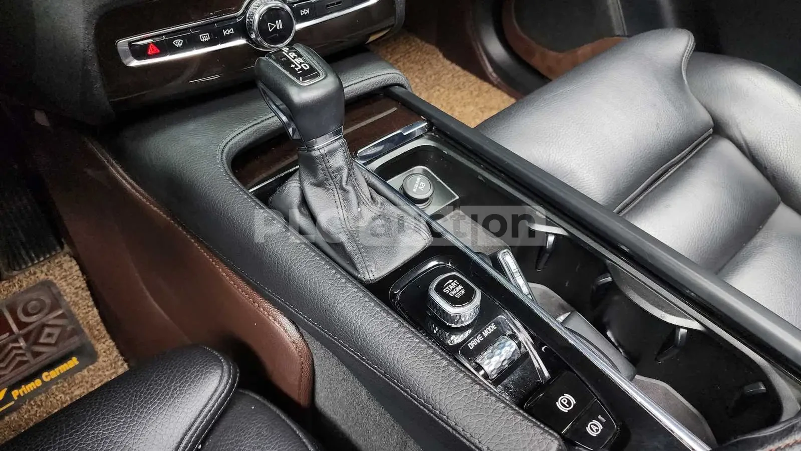 Volvo Xc90 D5 AWD| DIST| КАМЕРА| ПАНО| ОБДУХ| ВКЛ.ТЕХНОТЕСТ, снимка 8 - Автомобили и джипове - 54911070
