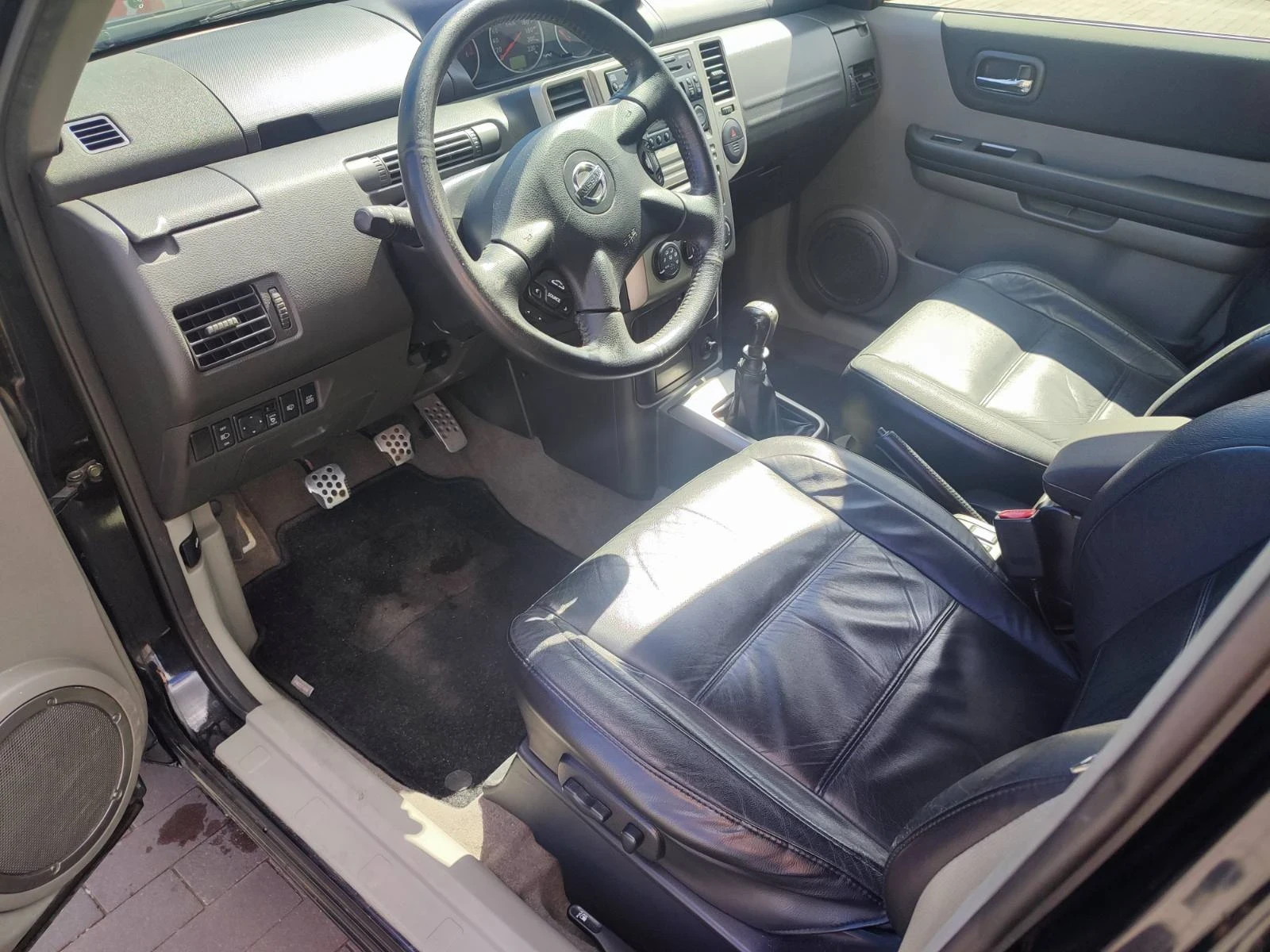 Nissan X-trail 2.2 dCI, снимка 10 - Автомобили и джипове - 56425880