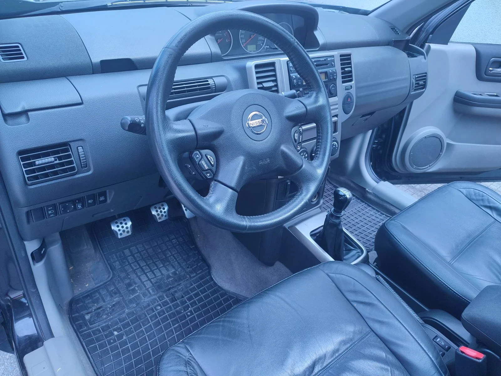 Nissan X-trail 2.2 dCI, снимка 9 - Автомобили и джипове - 55192318