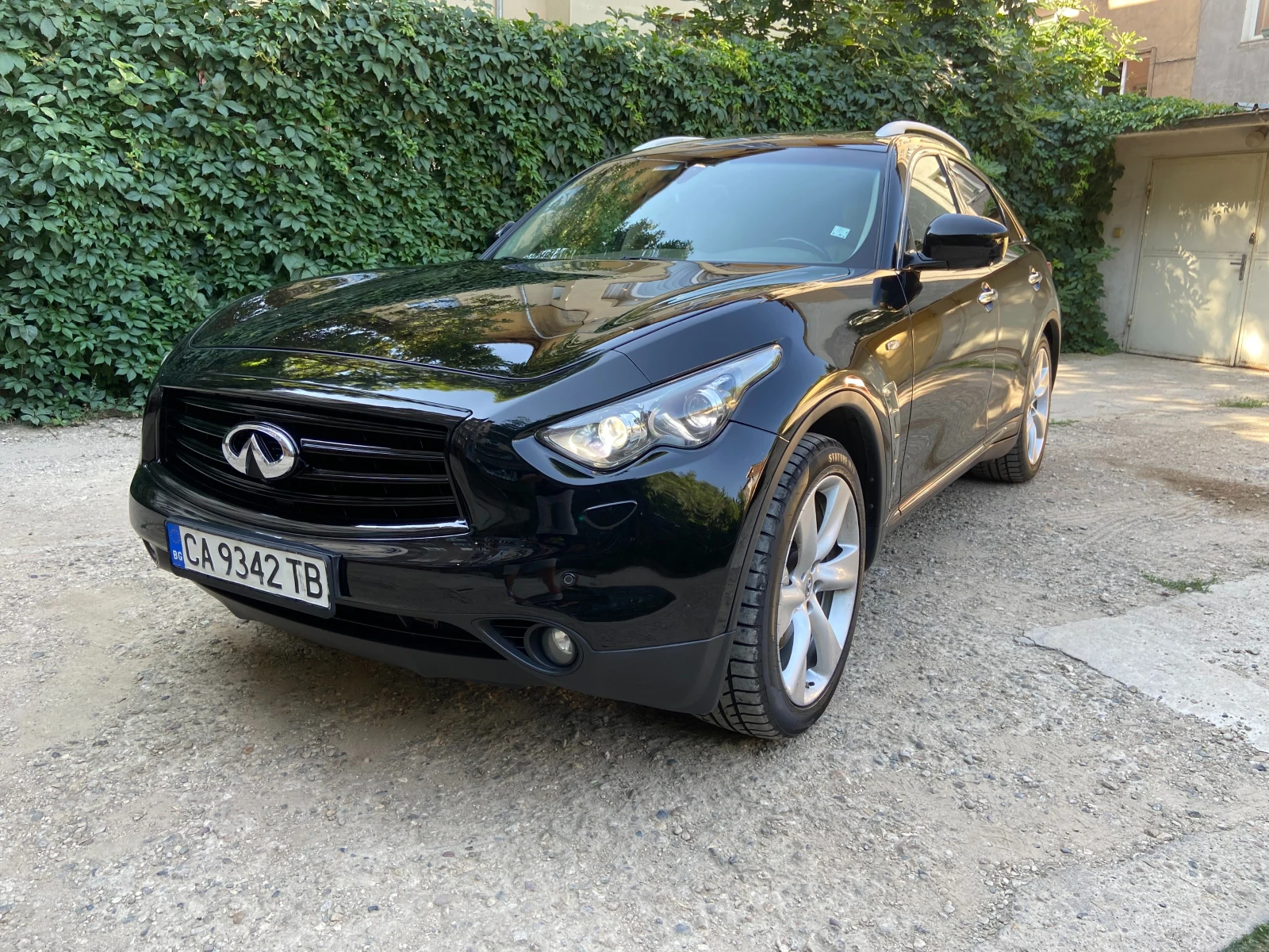 Infiniti QX70 3.0 dS, снимка 2 - Автомобили и джипове - 55385105