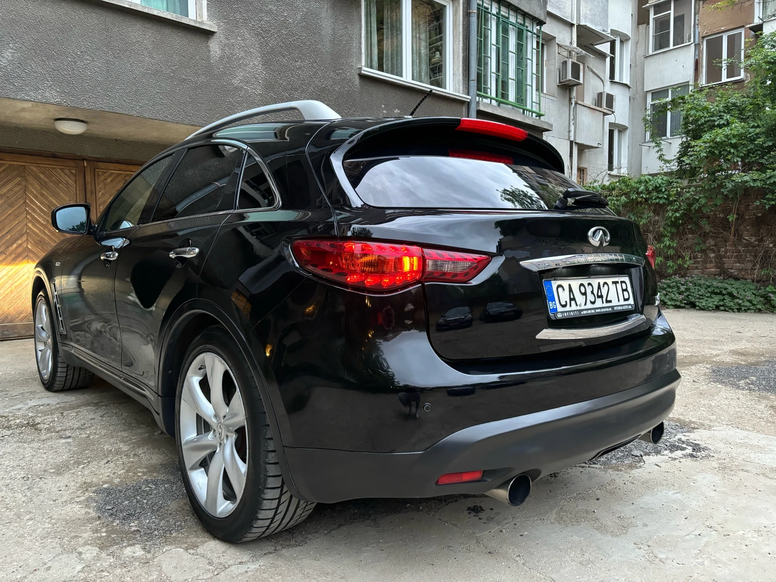 Infiniti QX70 3.0 dS, снимка 3 - Автомобили и джипове - 55385105