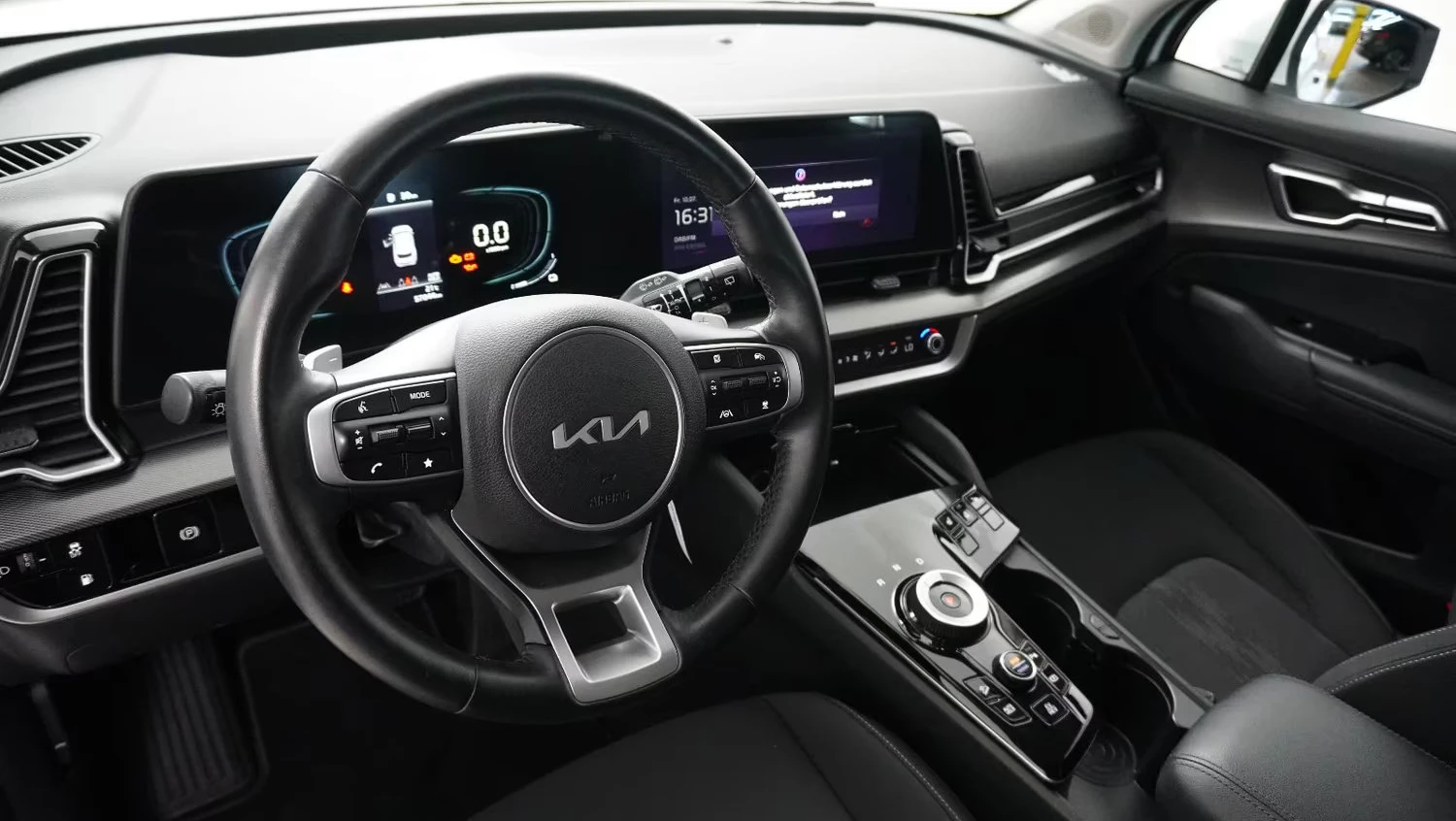 Kia Sportage PHEV/265HP/4WD/GT-LINE/CAM/KLESS/CPLAY/NAVI/588q, снимка 6 - Автомобили и джипове - 55654562