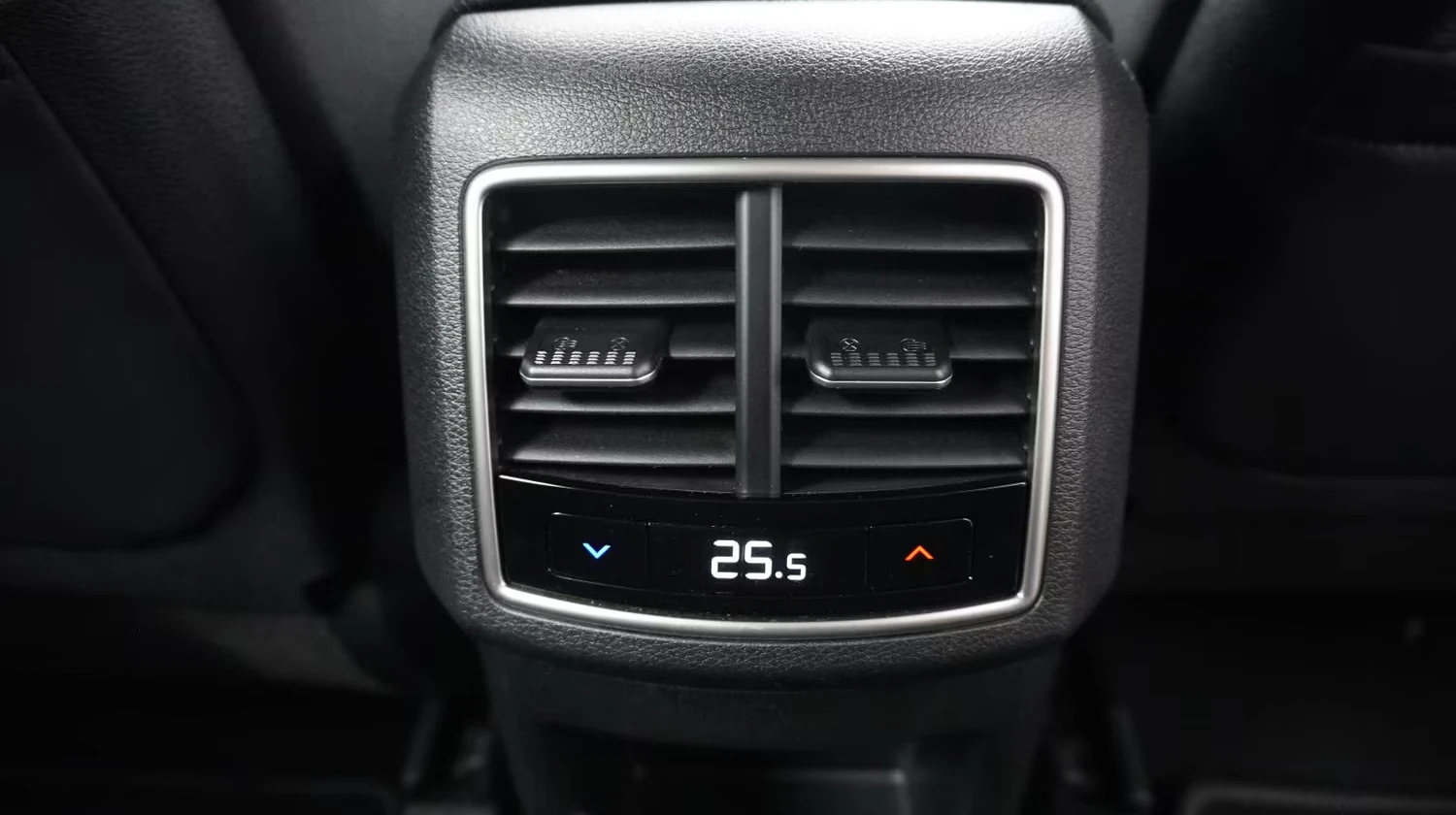Kia Sportage PHEV/265HP/4WD/GT-LINE/CAM/KLESS/CPLAY/NAVI/588q, снимка 14 - Автомобили и джипове - 55654562