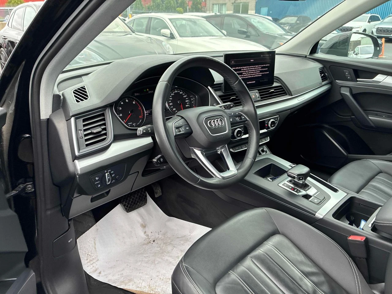 Audi Q5 Komfort, снимка 5 - Автомобили и джипове - 55800671