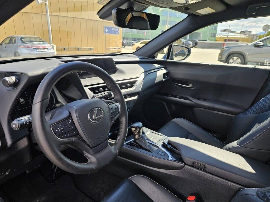 Lexus UX 250h Sport Line AWD , снимка 10 - Автомобили и джипове - 56257317