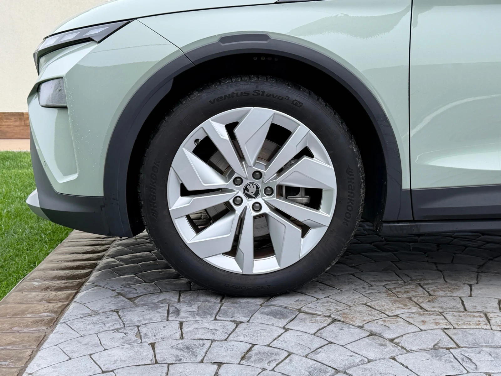 Skoda Elroq 50, снимка 5 - Автомобили и джипове - 56705266