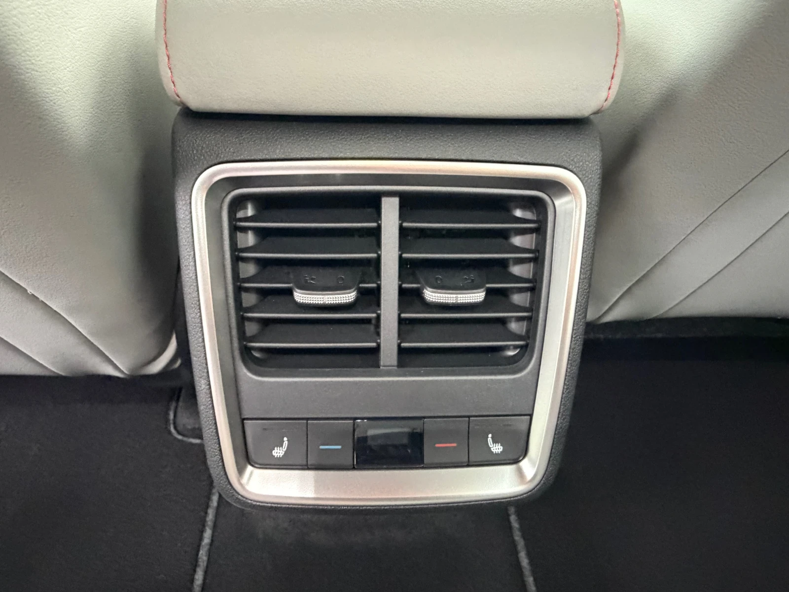 Skoda Elroq 50, снимка 11 - Автомобили и джипове - 56705266