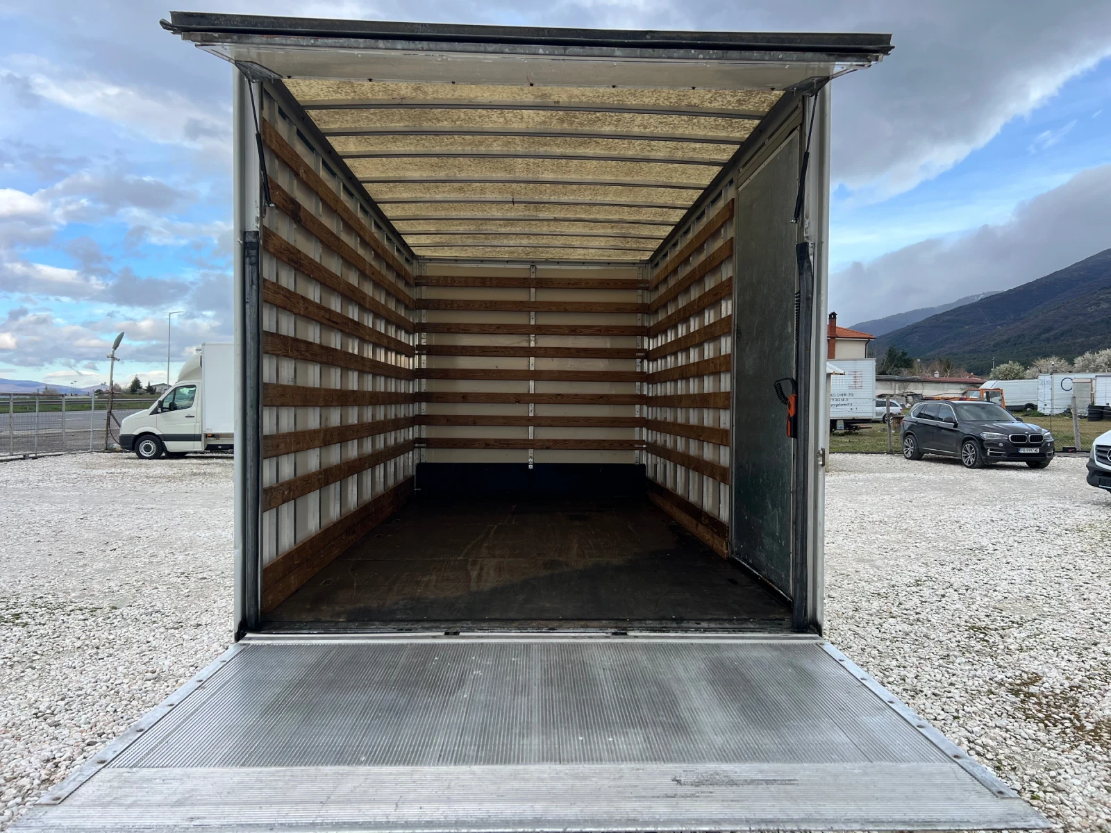 Ford Transit ФУРГОН - ПАДАЩ БОРД, снимка 10 - Бусове и автобуси - 54151490