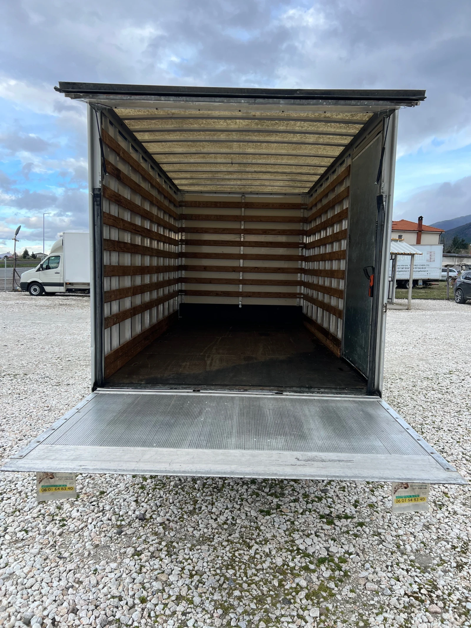 Ford Transit ФУРГОН - ПАДАЩ БОРД, снимка 11 - Бусове и автобуси - 54151490