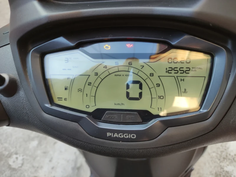 Piaggio Beverly 400S ABS ASR, снимка 14 - Мотоциклети и мототехника - 48996381