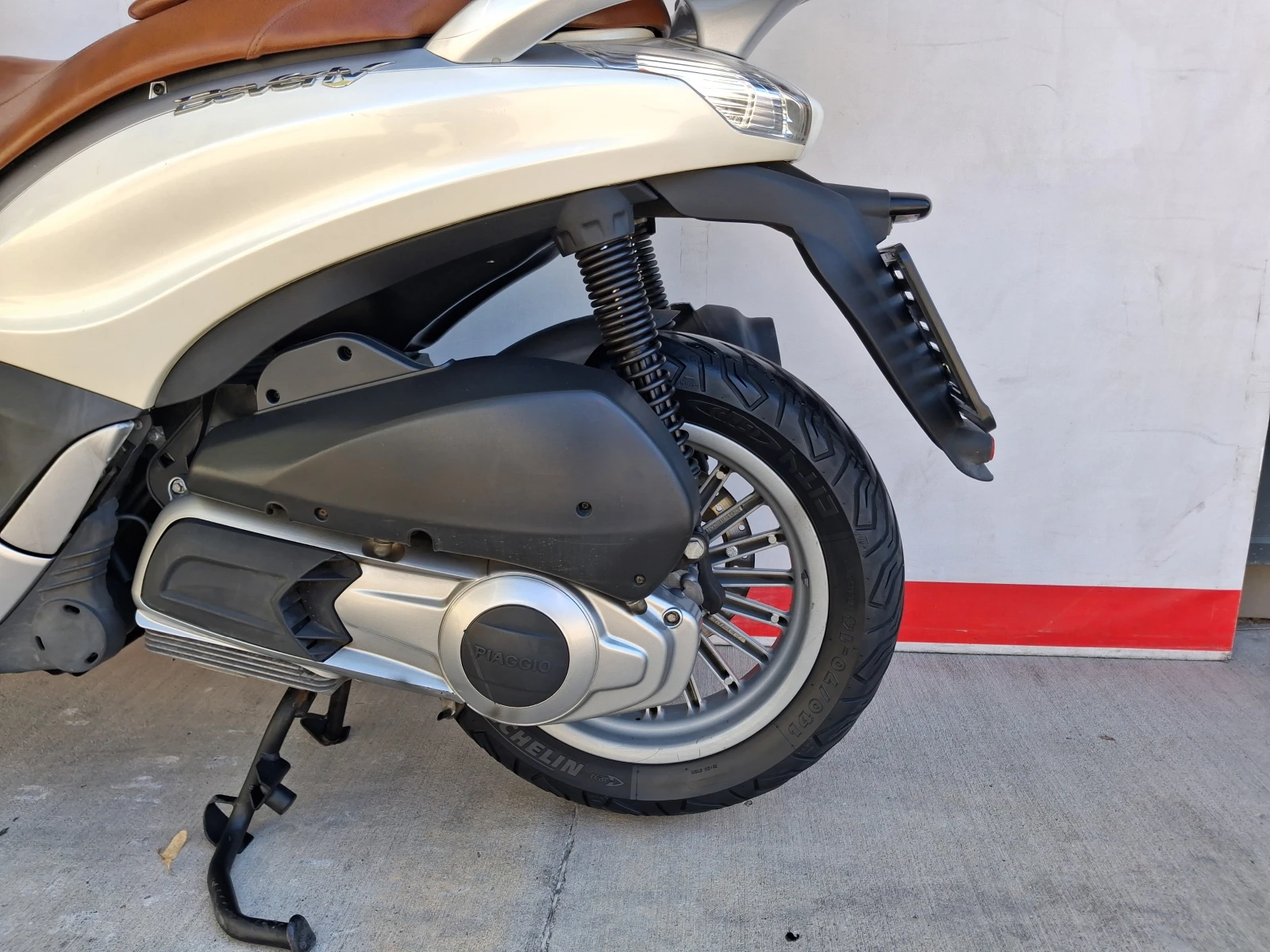Piaggio Beverly 300, снимка 5 - Мотоциклети и мототехника - 56018156