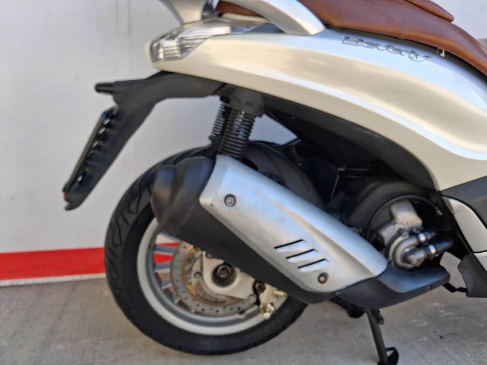 Piaggio Beverly 300, снимка 13 - Мотоциклети и мототехника - 56018156