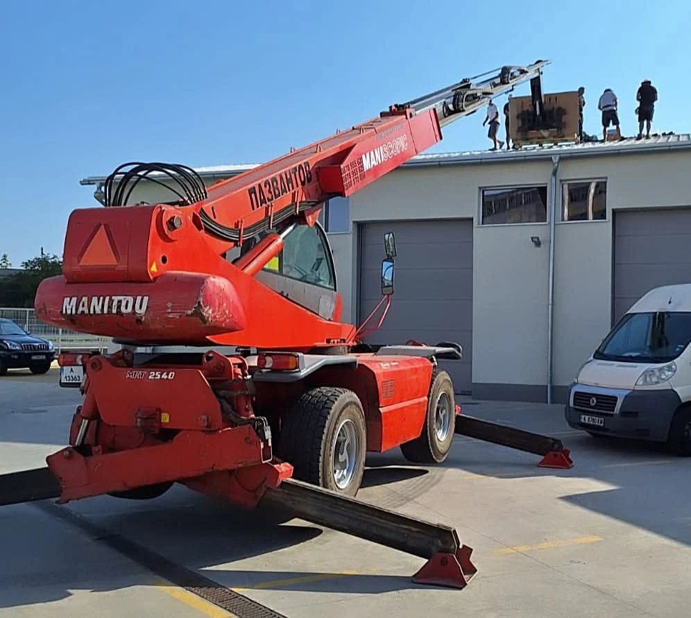 Телескопичен товарач Manitou MRT 2540 - изображение 4