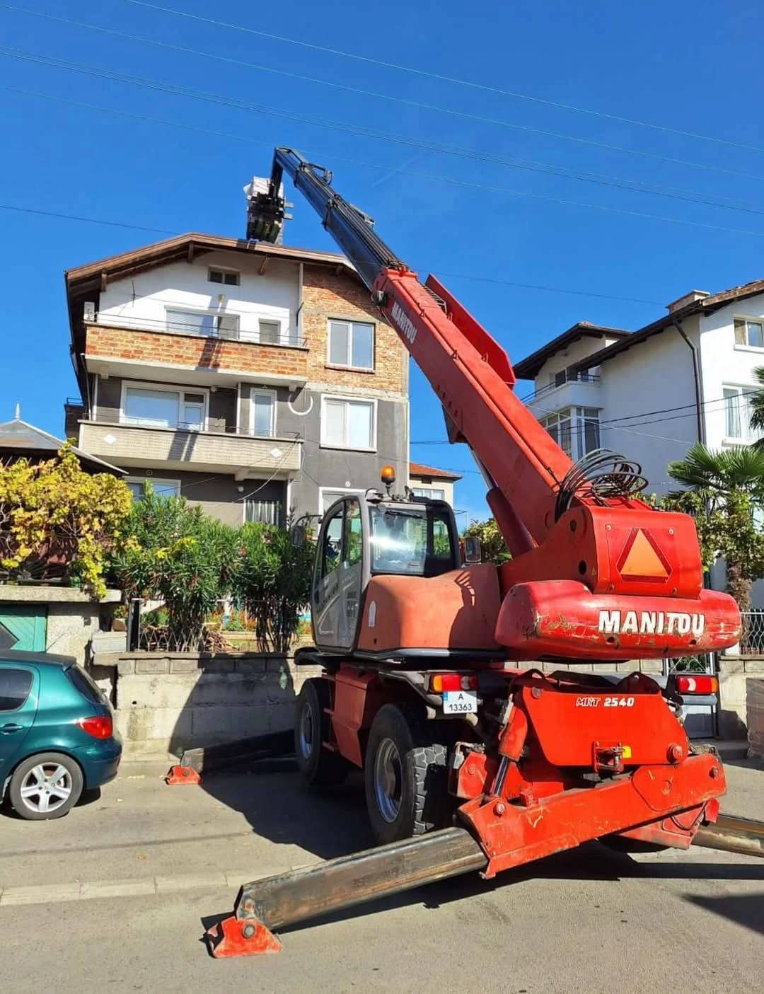 Телескопичен товарач Manitou MRT 2540 - изображение 7