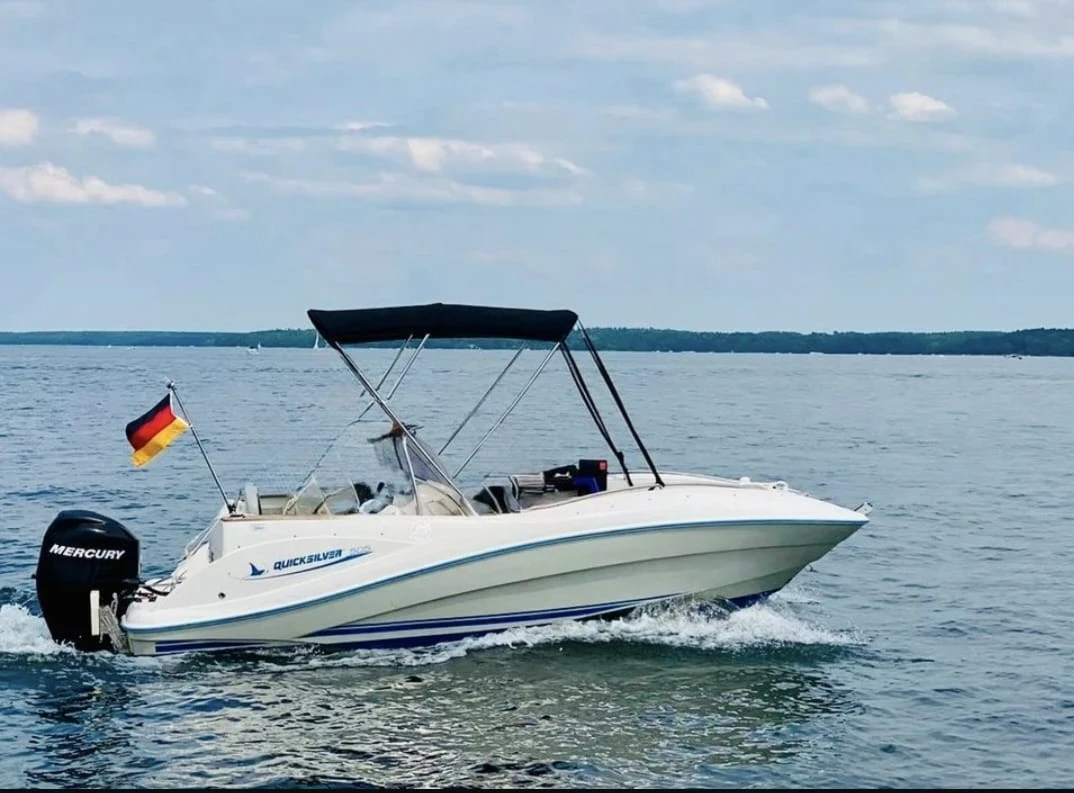 Моторна яхта Quicksilver COMMANDER 505 - изображение 3