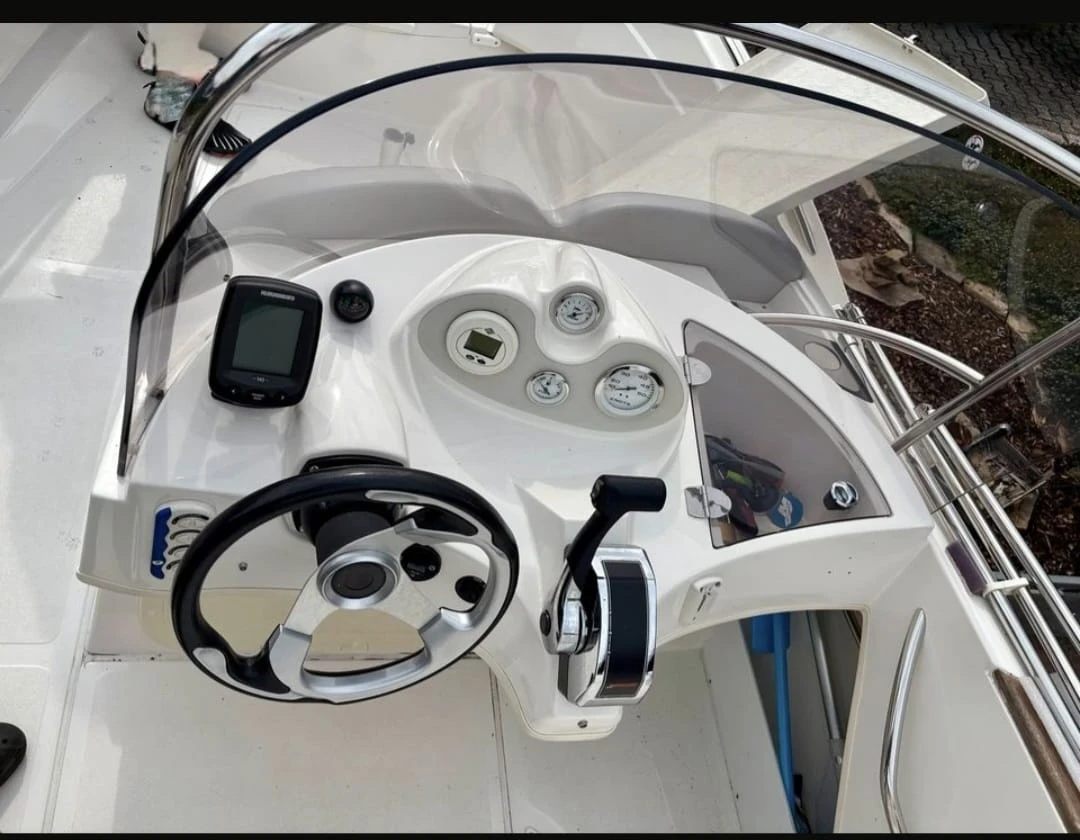 Моторна яхта Quicksilver COMMANDER 505 - изображение 2