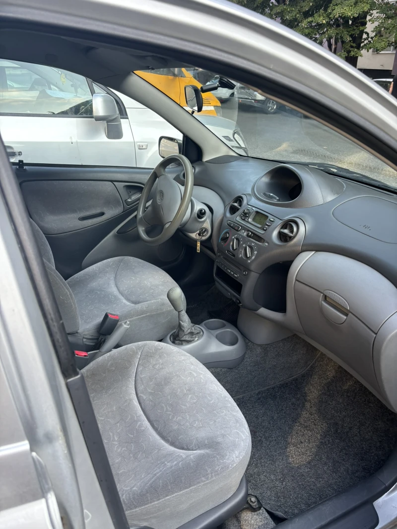 Toyota Yaris, снимка 8 - Автомобили и джипове - 47155577