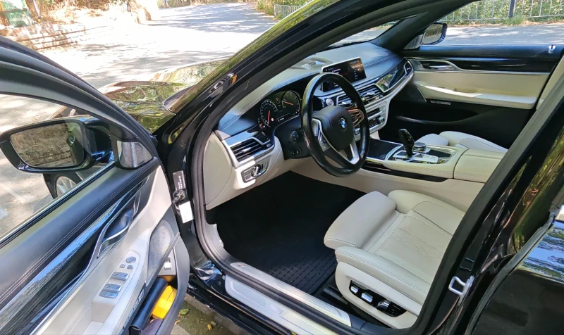 BMW 740 LD* XDrive* 4xTV* Laser* B&W* CarbonCore* БАРТЕР* , снимка 8 - Автомобили и джипове - 51895382