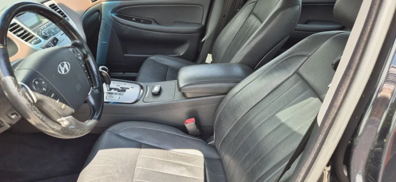 Hyundai Genesis 3.8-335кс.автомат, снимка 16 - Автомобили и джипове - 51187434