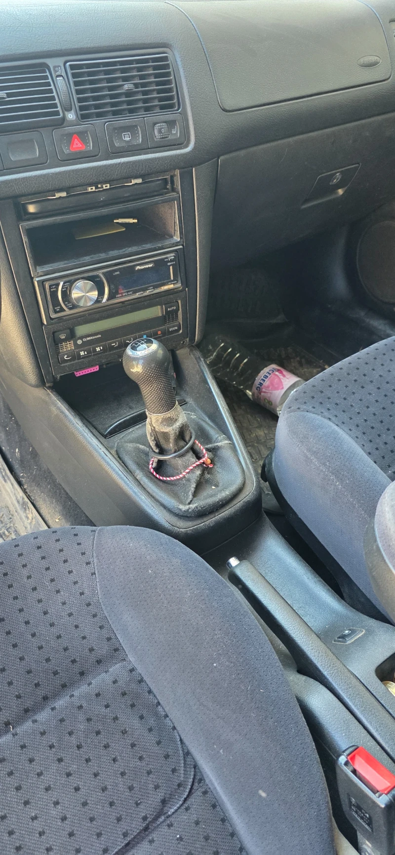 VW Golf 1.9 tdi 4/4, снимка 6 - Автомобили и джипове - 52005493