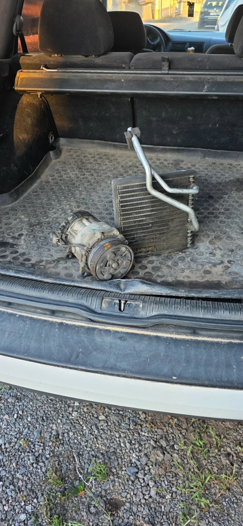 VW Golf 1.9 tdi 4/4, снимка 11 - Автомобили и джипове - 52005493