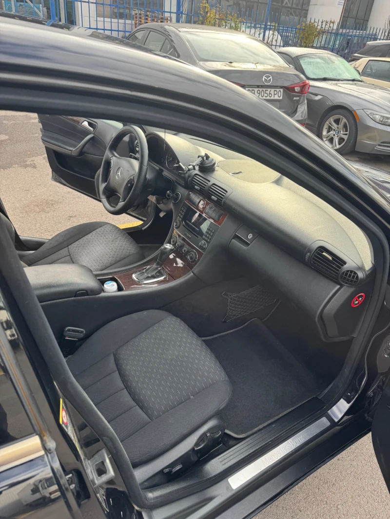 Mercedes-Benz C 220 W203, снимка 7 - Автомобили и джипове - 52534636